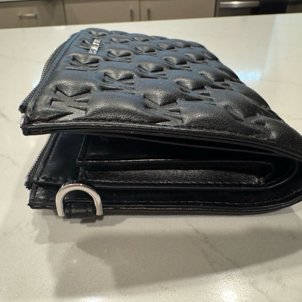 Michael Kors Quilted Signature Collection Wallet - Picture 14 of 15